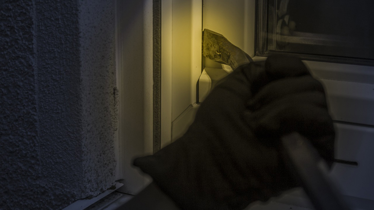 Ανδρόγυνο ακινητοποίησε διαρρήκτη που μπήκε σε διαμέρισμα στη Νέα Μαγνησία Θεσσαλονίκης